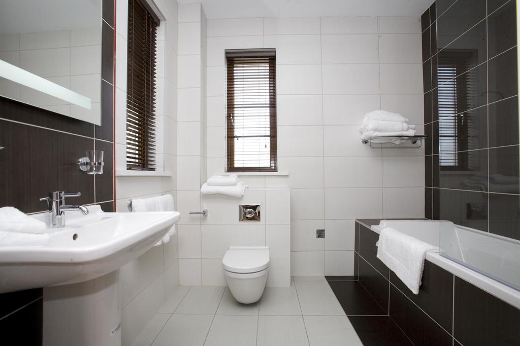 Waterford Castle Hotel Lodges ภายนอก รูปภาพ